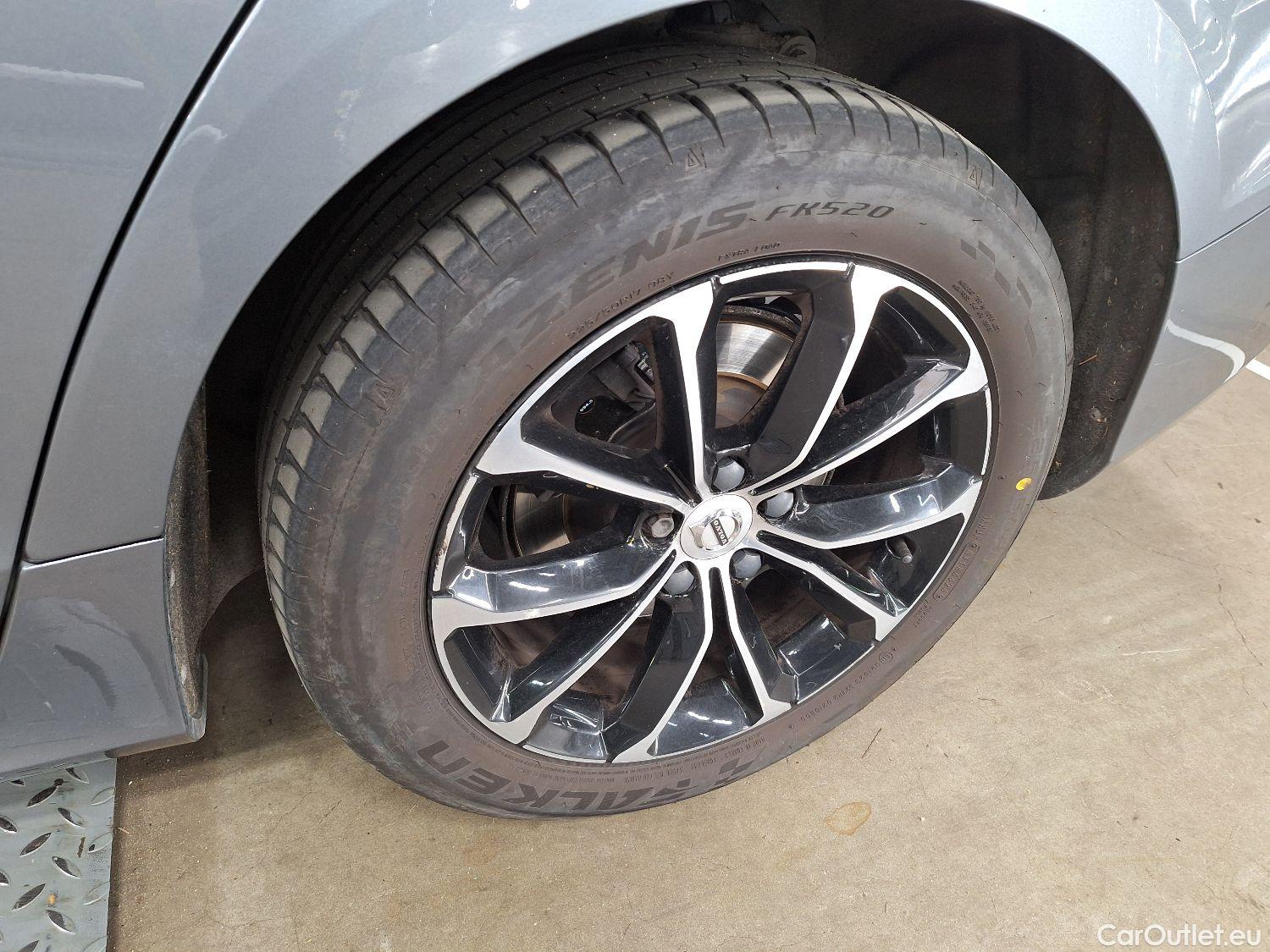  Volvo  V60 Volvo,  '18, Volvo  D3 Geartronic Momentum Pro 5d #45