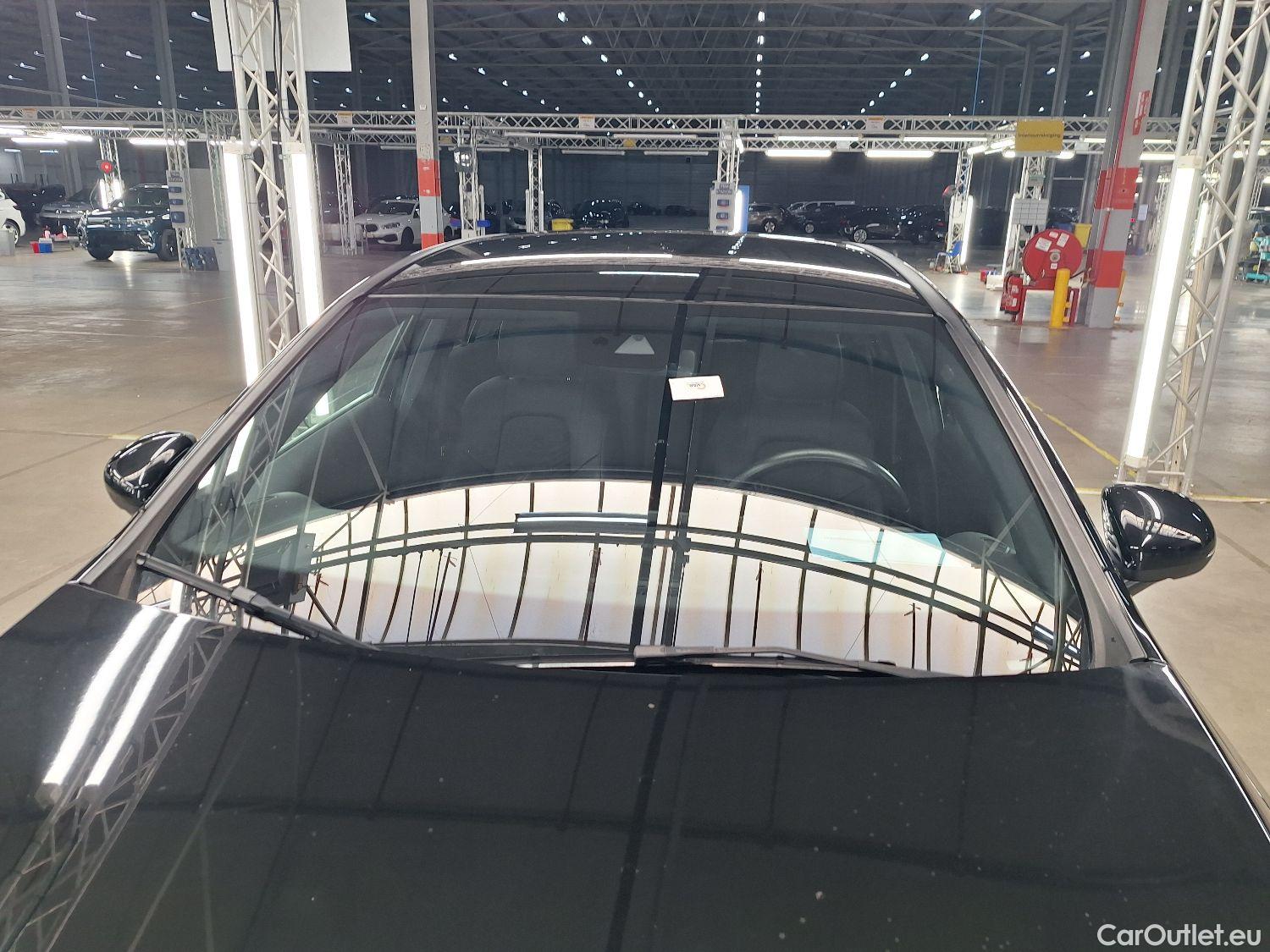  Mercedes  A-Klasse Mercedes, A-Class Berline '18, Mercedes-Benz  Limousine A 180 d DCT Busin #1