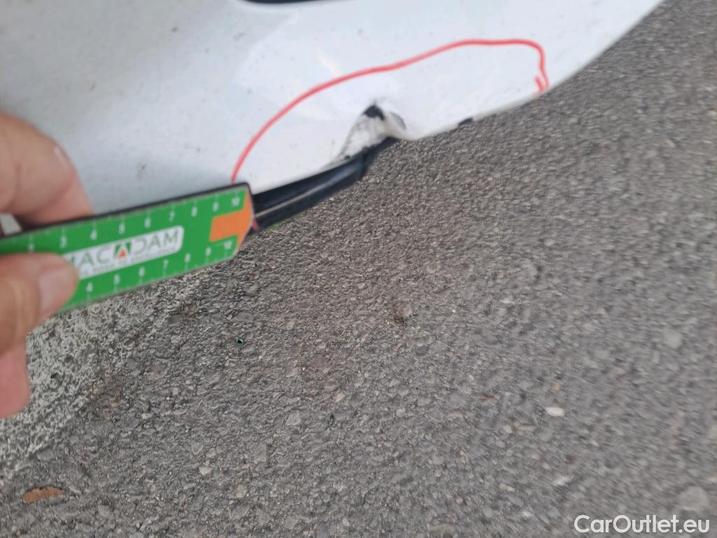  Audi  A4 AUDI  / 2019 / 5P / familiar Avant Black line 40 TDI 140kW quat S tro #29