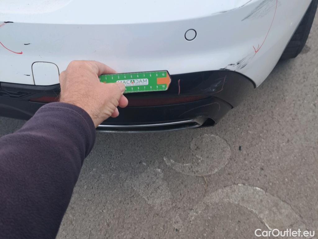  Audi  A4 AUDI  / 2019 / 5P / familiar Avant Black line 40 TDI 140kW quat S tro #12