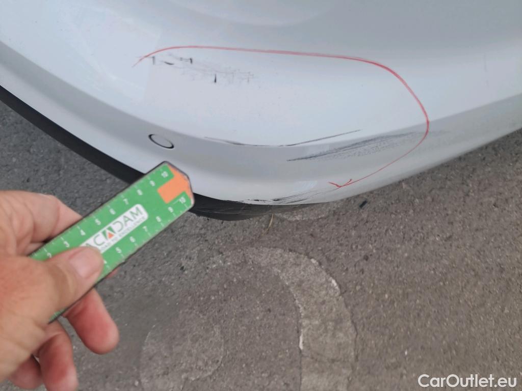  Audi  A4 AUDI  / 2019 / 5P / familiar Avant Black line 40 TDI 140kW quat S tro #31