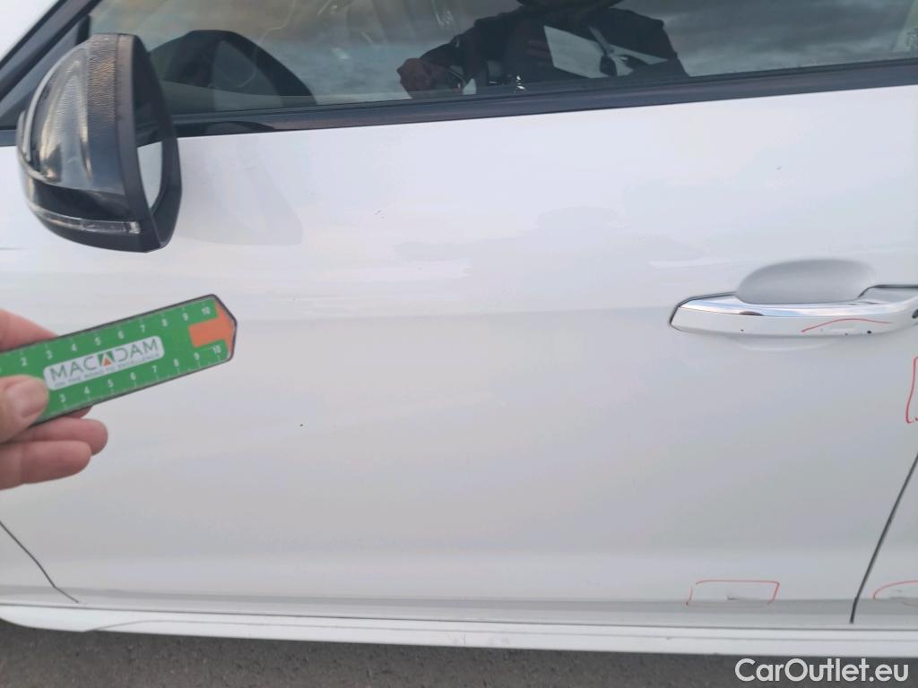  Audi  A4 AUDI  / 2019 / 5P / familiar Avant Black line 40 TDI 140kW quat S tro #3