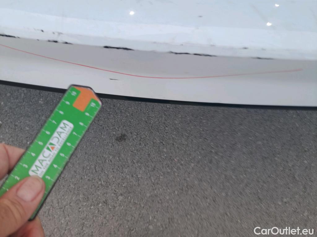  Audi  A4 AUDI  / 2019 / 5P / familiar Avant Black line 40 TDI 140kW quat S tro #32