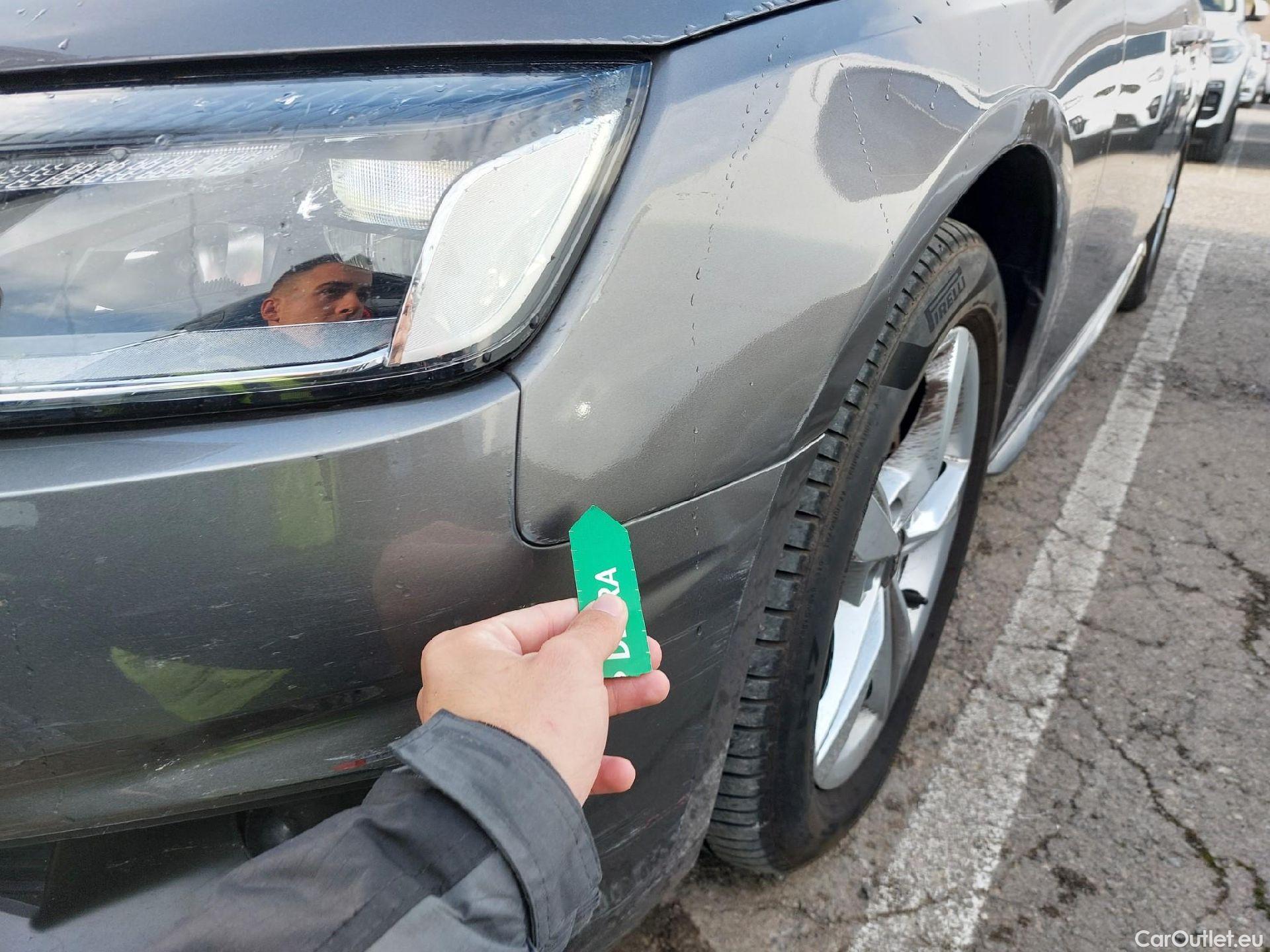  Audi  A4 AUDI  / 2019 / 5P / familiar Avant Advanced 35 TDI 120kW S tronic #3