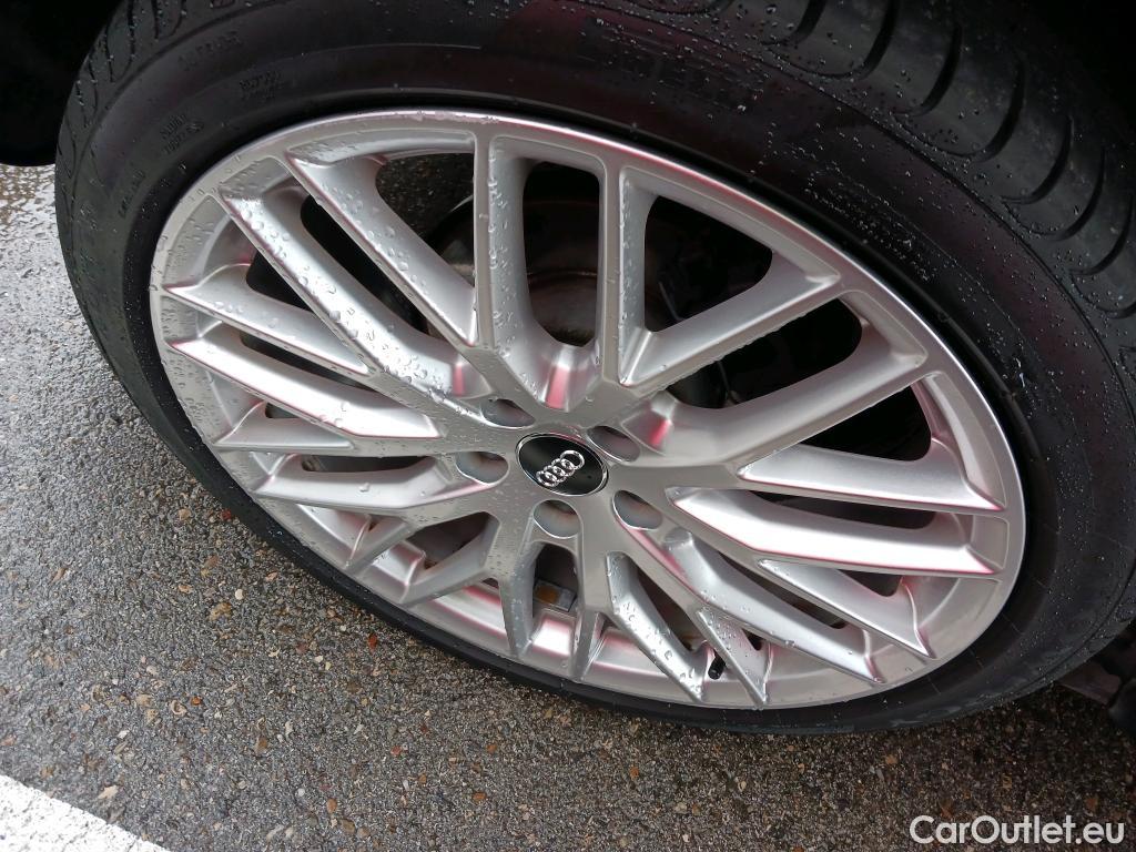  Audi  Q2 AUDI  / 2016 / 5P / todoterreno Design 30 TDI 85kW (116CV) #7