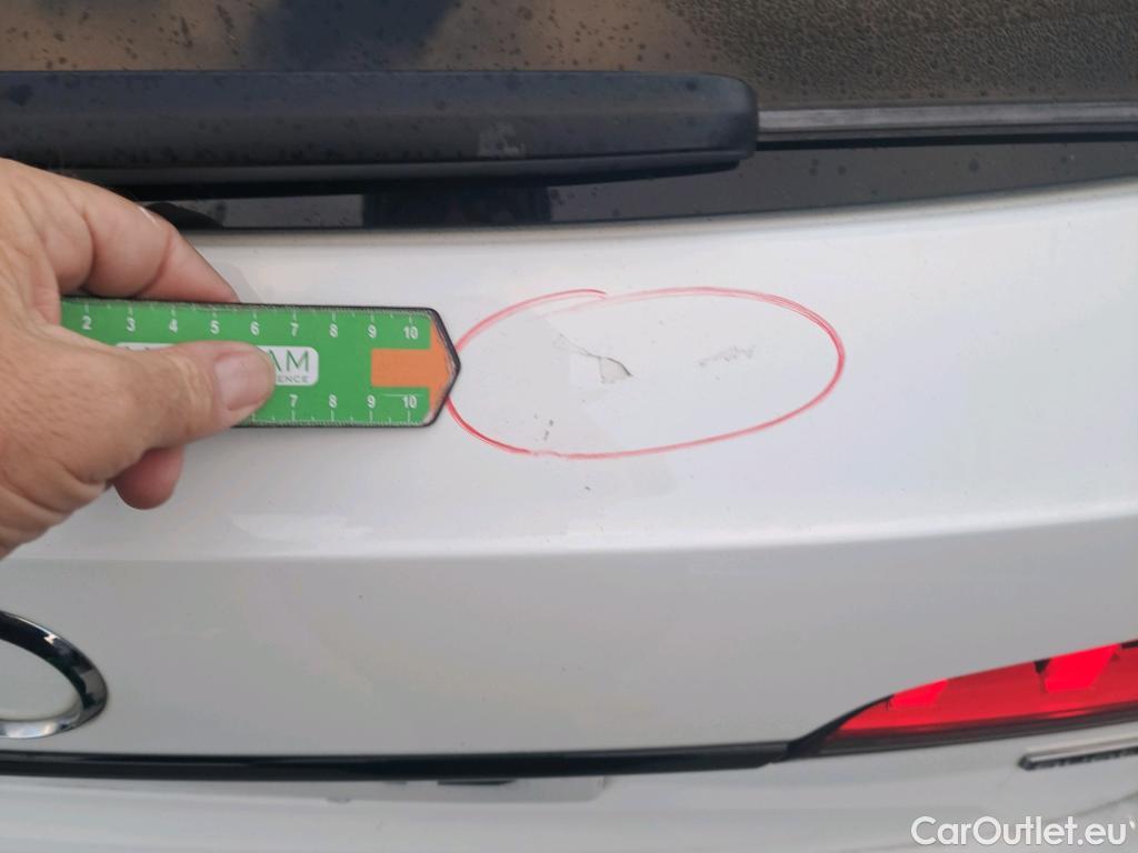  Audi  A4 AUDI  / 2019 / 5P / familiar Avant Black line 40 TDI 140kW quat S tro #37