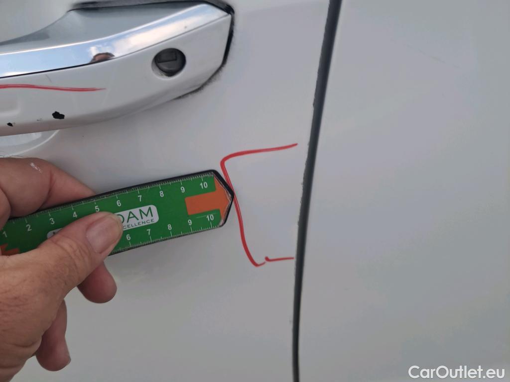  Audi  A4 AUDI  / 2019 / 5P / familiar Avant Black line 40 TDI 140kW quat S tro #5