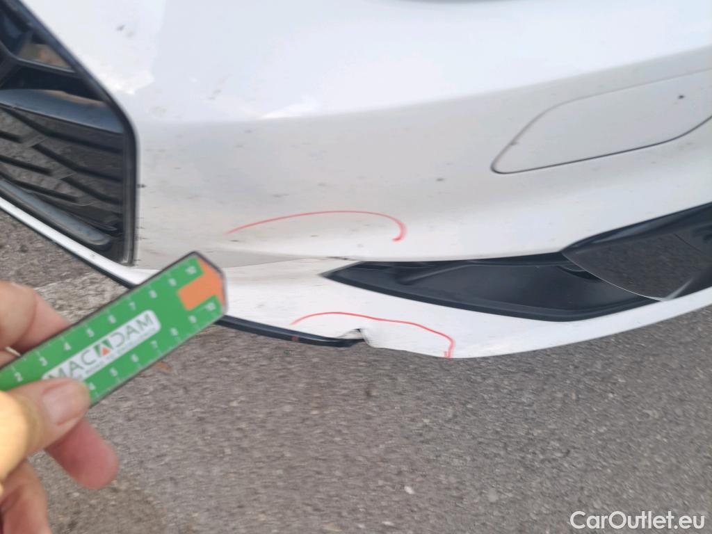  Audi  A4 AUDI  / 2019 / 5P / familiar Avant Black line 40 TDI 140kW quat S tro #24