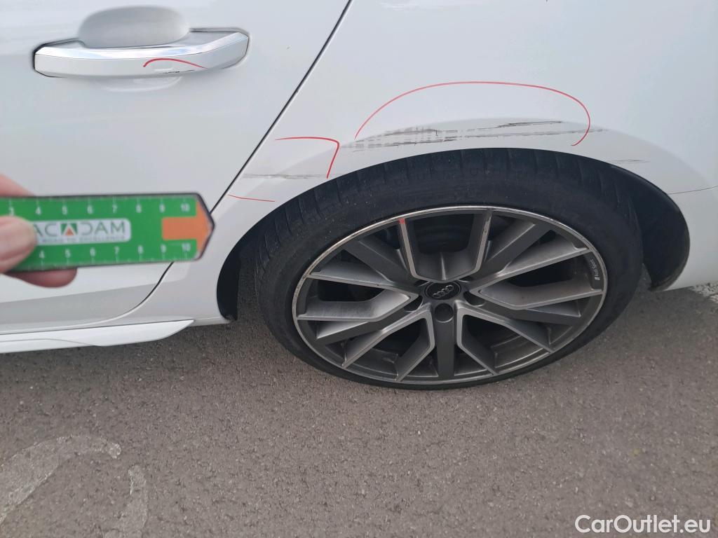  Audi  A4 AUDI  / 2019 / 5P / familiar Avant Black line 40 TDI 140kW quat S tro #14