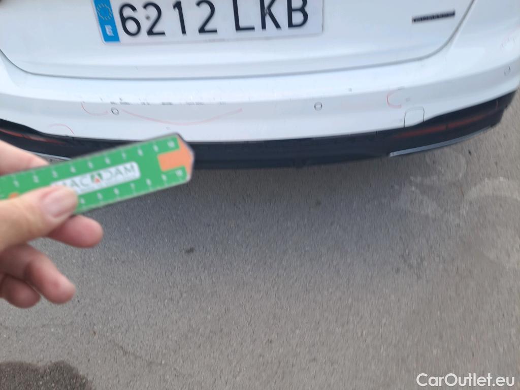  Audi  A4 AUDI  / 2019 / 5P / familiar Avant Black line 40 TDI 140kW quat S tro #34