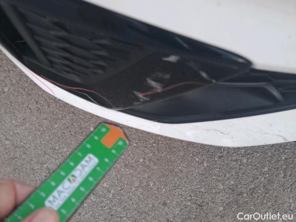  Audi  A4 AUDI  / 2019 / 5P / familiar Avant Black line 40 TDI 140kW quat S tro #39