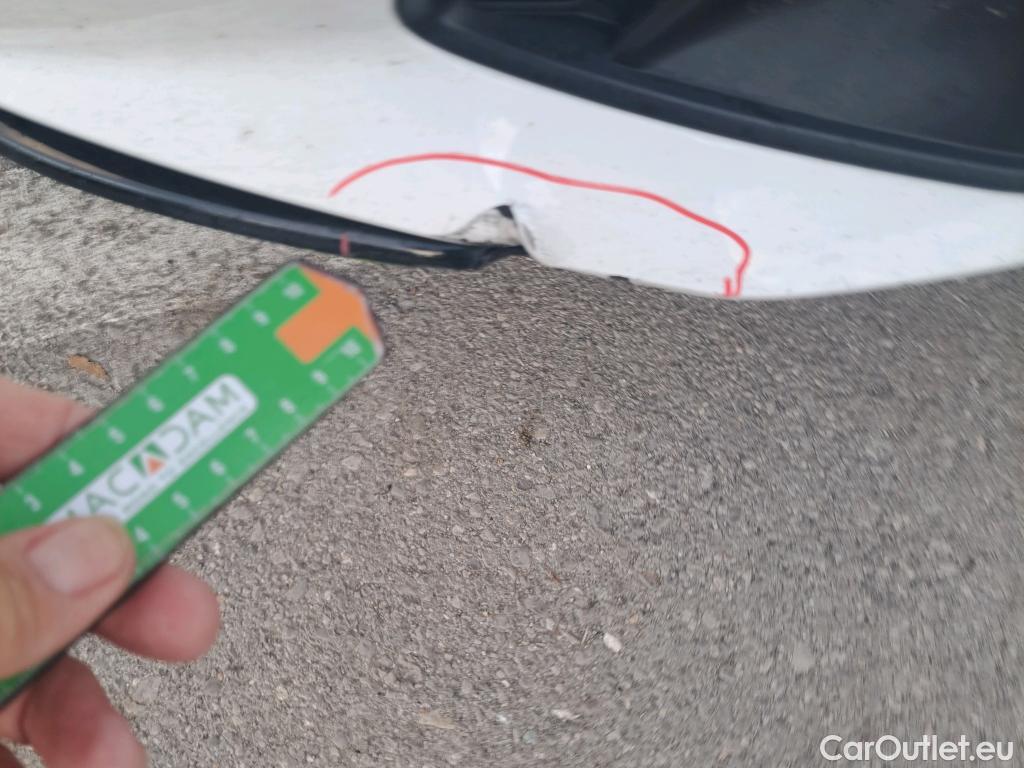  Audi  A4 AUDI  / 2019 / 5P / familiar Avant Black line 40 TDI 140kW quat S tro #23