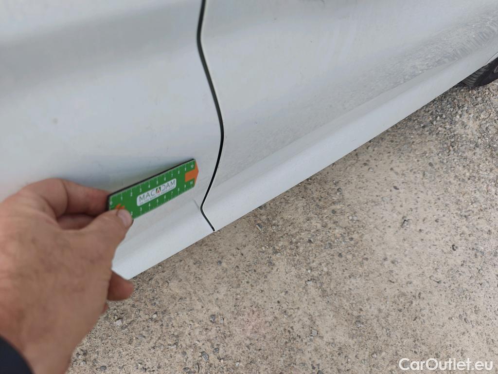  Ford  Fiesta FORD  5p 7G berlina con portón 1.5 TDCi 63kW Trend+ 5p #35