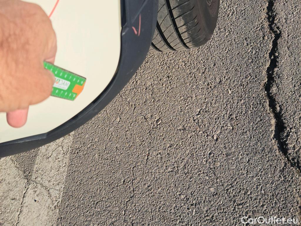  Mini  Cooper MINI MINI / 2014 / 5P / berlina con portón ONE 5 PUERTAS (CX) #31