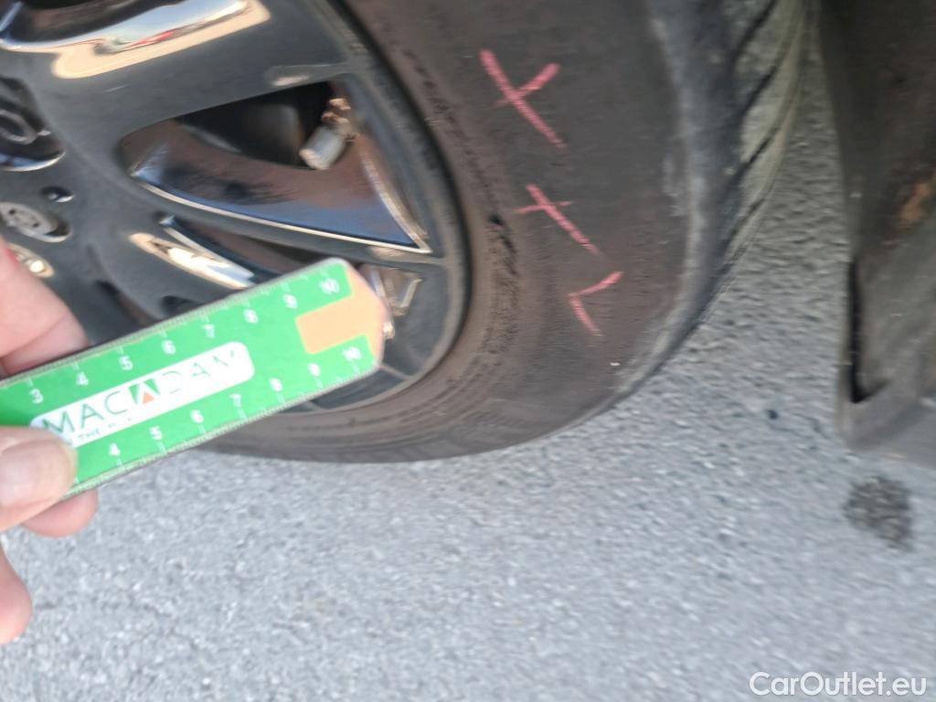  Mini  Cooper MINI MINI / 2014 / 5P / berlina con portón ONE 5 PUERTAS (CX) #7