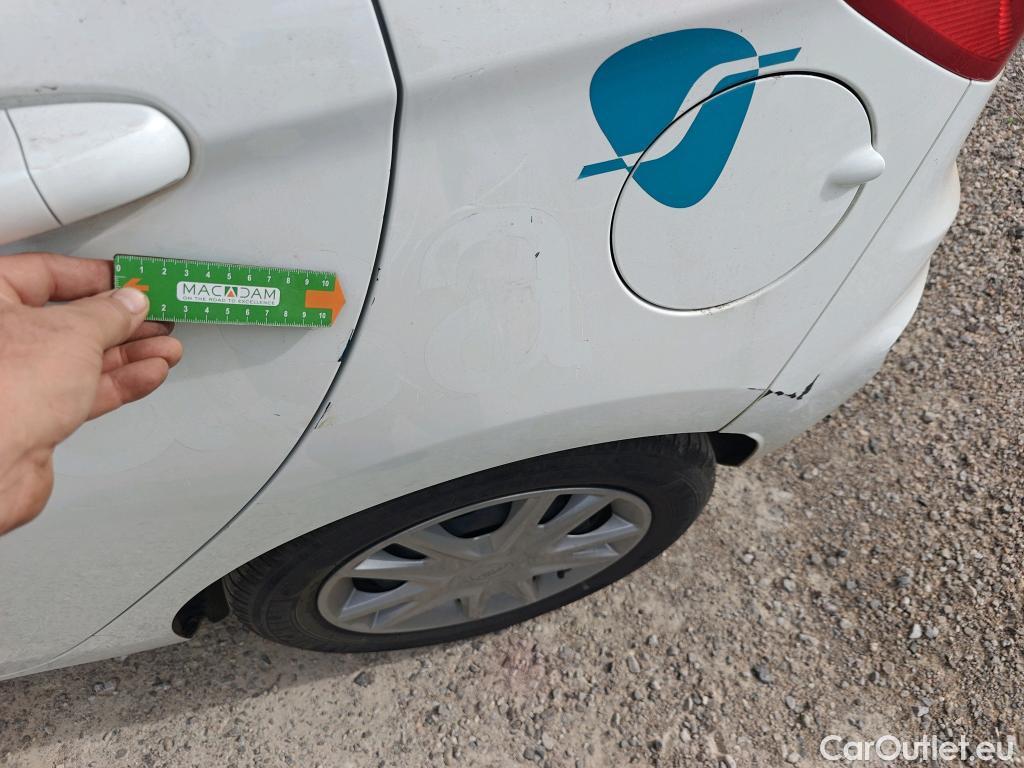  Ford  Fiesta FORD  5p 7G berlina con portón 1.5 TDCi 63kW Trend+ 5p #17