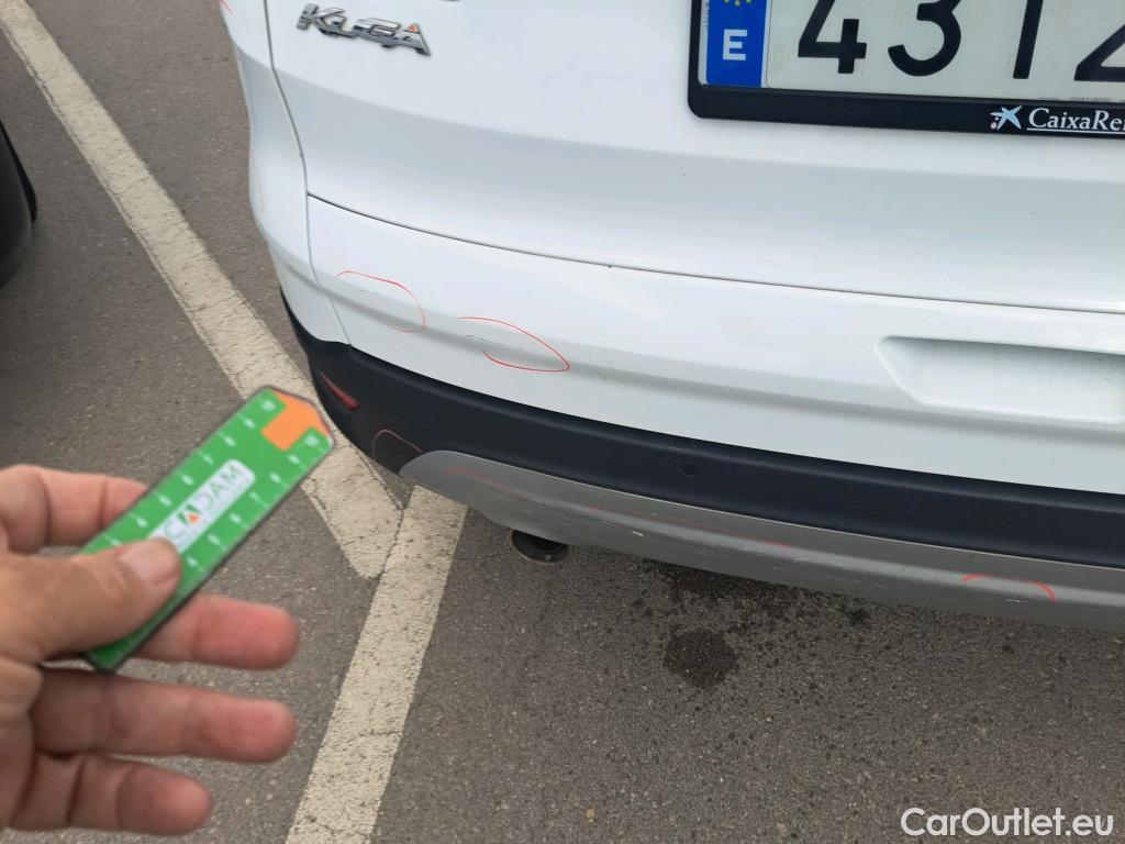  Ford  Kuga FORD  / 2016 / 5P / todoterreno 1.5 EcoBoost 88kW 4x2 Trend+ (CX) #28