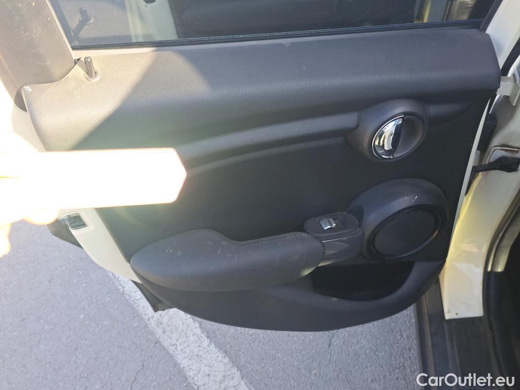  Mini  Cooper MINI MINI / 2014 / 5P / berlina con portón ONE 5 PUERTAS (CX) #16