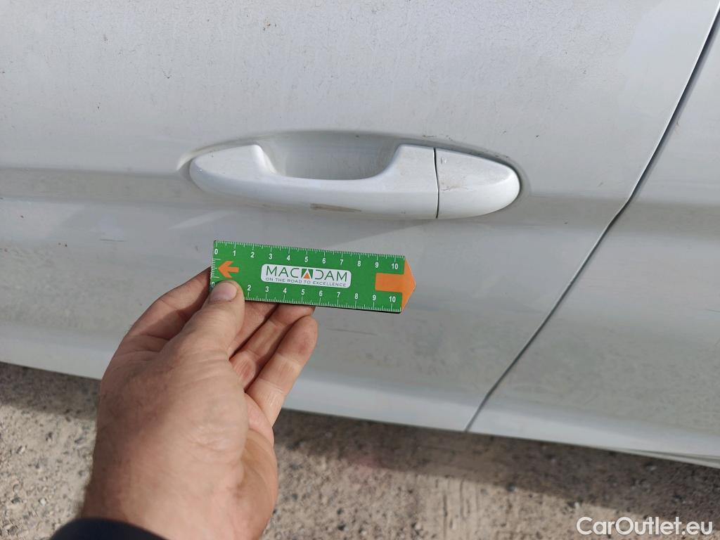  Ford  Fiesta FORD  5p 7G berlina con portón 1.5 TDCi 63kW Trend+ 5p #32