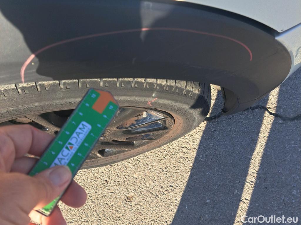  Mini  Cooper MINI MINI / 2014 / 5P / berlina con portón ONE 5 PUERTAS (CX) #36