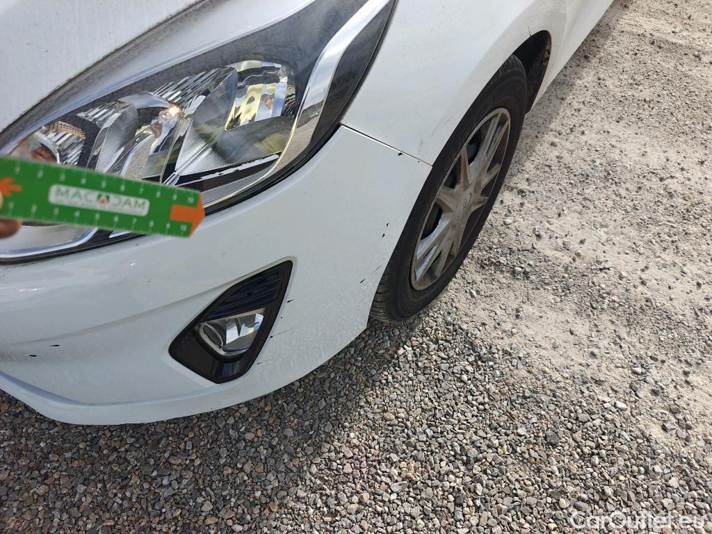  Ford  Fiesta FORD  5p 7G berlina con portón 1.5 TDCi 63kW Trend+ 5p #24