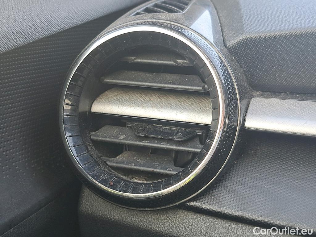  Skoda  Fabia SKODA  / 2021 / 5P / berlina con portón 1.0 TSI 70KW (95CV) Ambition #48