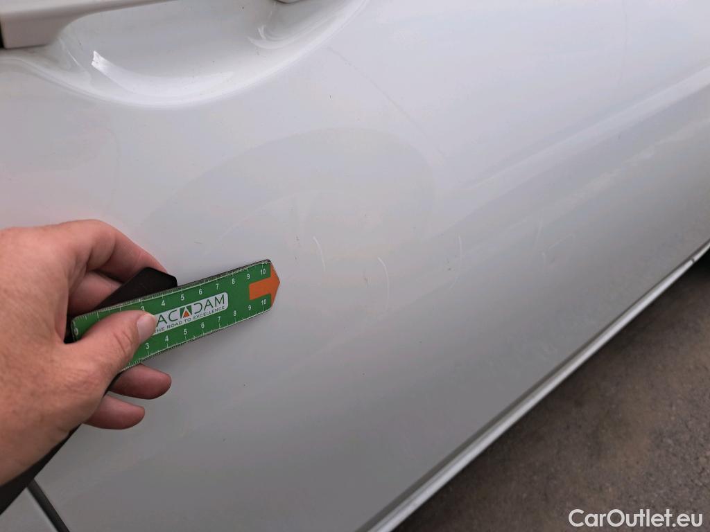  Toyota  Auris TOYOTA  / 2015 / 5P / berlina con portón 1.8 140H Hybrid Feel! Edition #4