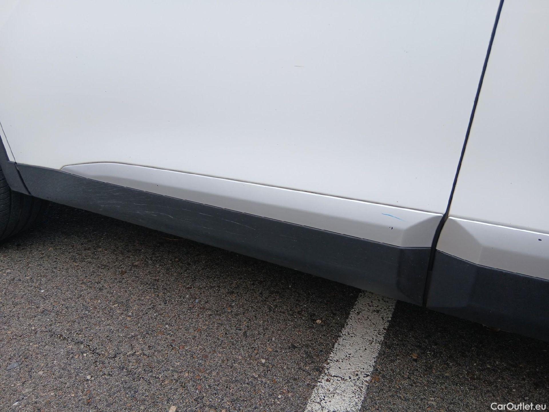  Peugeot  2008 PEUGEOT  / 2019 / 5P / todoterreno Allure Pack Puretech 130 S&S EAT8 (AC) #14