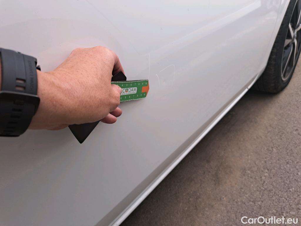  Toyota  Auris TOYOTA  / 2015 / 5P / berlina con portón 1.8 140H Hybrid Feel! Edition #5