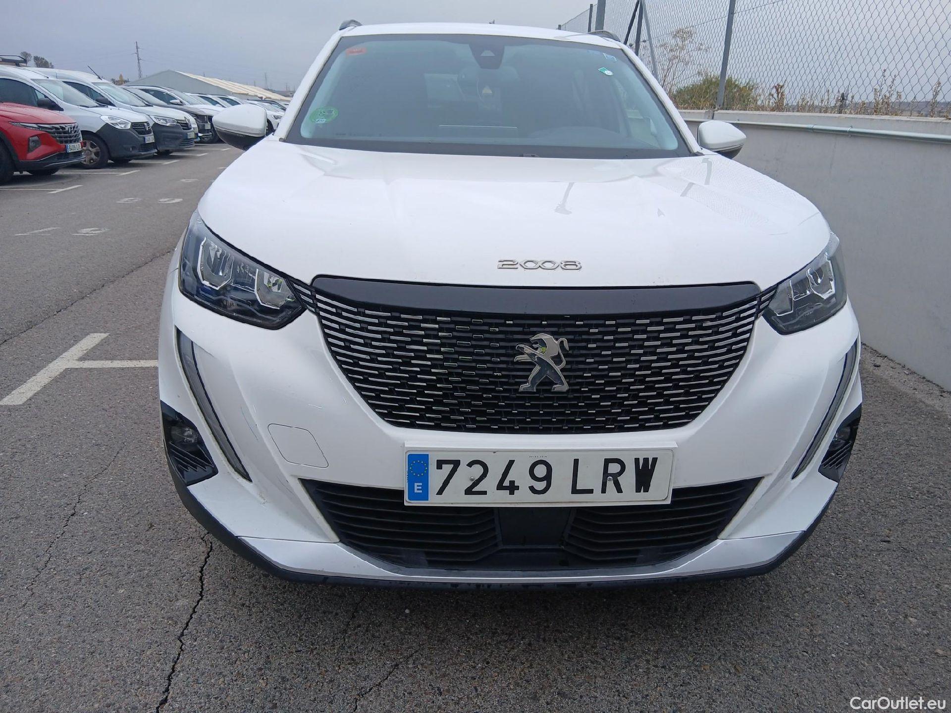  Peugeot  2008 PEUGEOT  / 2019 / 5P / todoterreno Allure Pack Puretech 130 S&S EAT8 (AC) #1