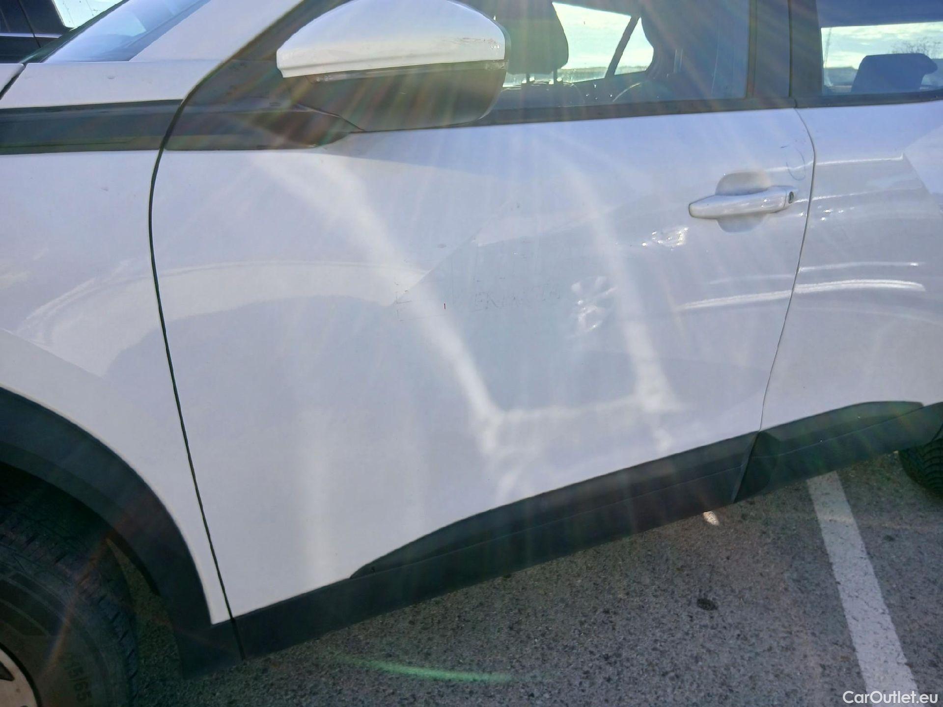  Peugeot  2008 PEUGEOT  / 2019 / 5P / todoterreno Active BlueHDI 81kW (110CV) #12