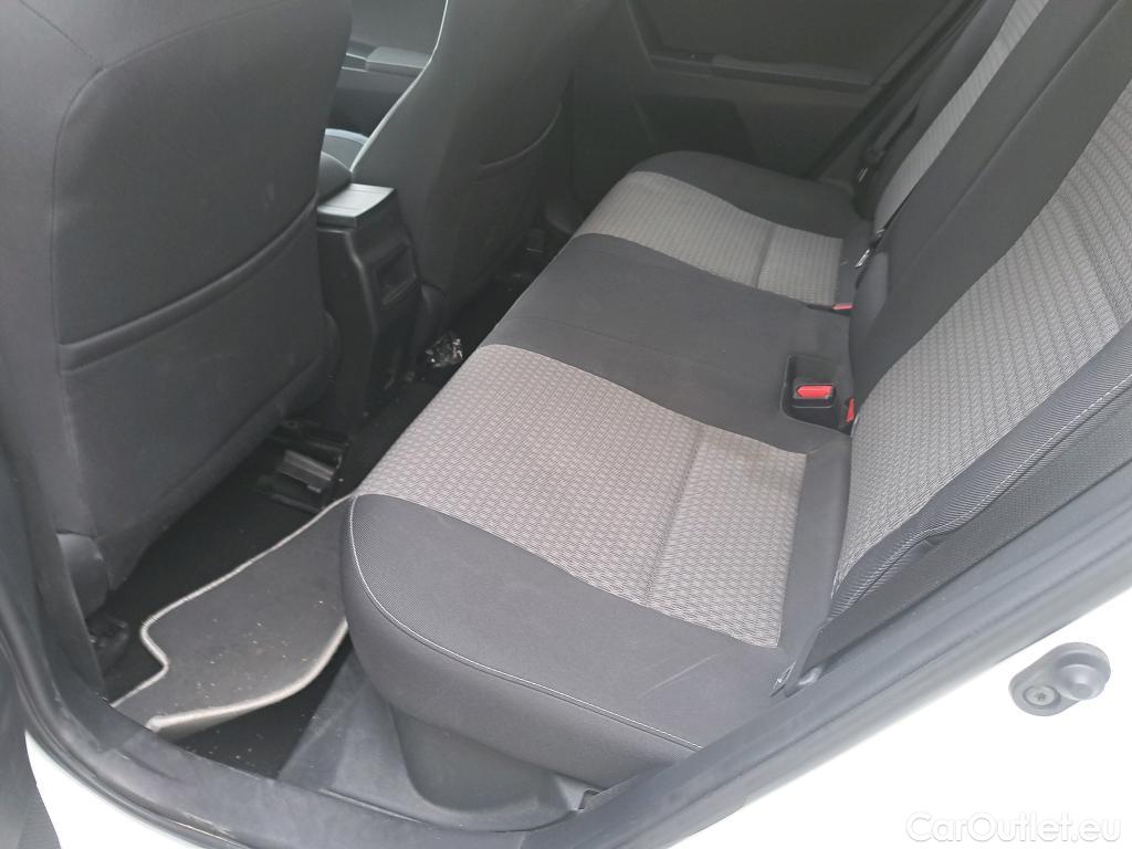  Toyota  Auris TOYOTA  / 2015 / 5P / berlina con portón 1.8 140H Hybrid Feel! Edition #9