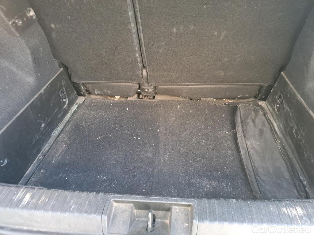  Renault  Captur RENAULT  / 2020 / 5P / todoterreno Intens TCe 90 #4