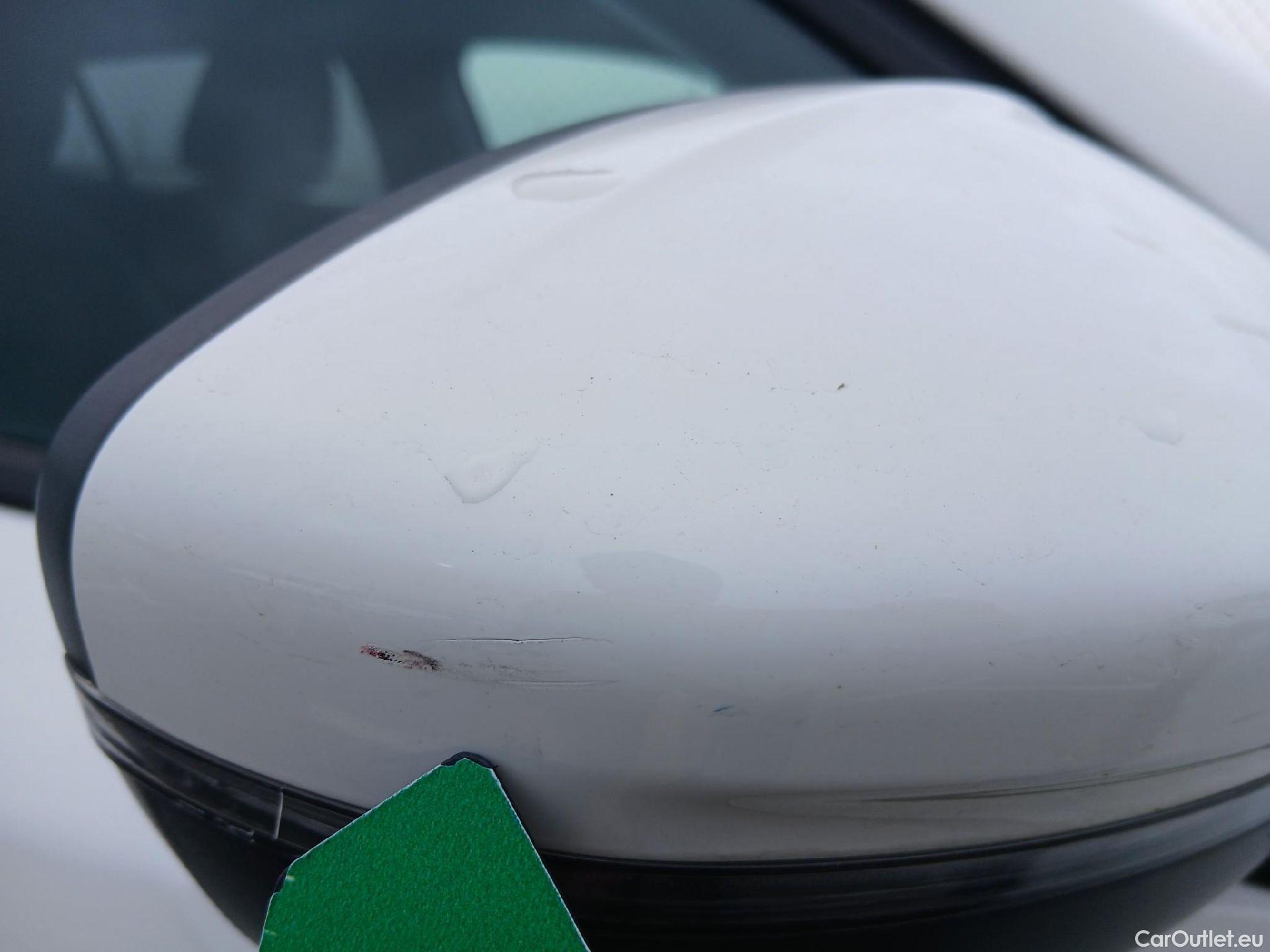  Peugeot  2008 PEUGEOT  / 2019 / 5P / todoterreno Allure Pack Puretech 130 S&S EAT8 (AC) #37