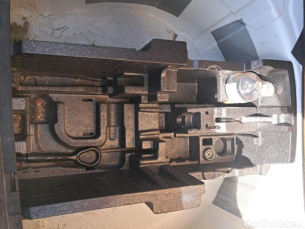  Skoda  Fabia SKODA  / 2021 / 5P / berlina con portón 1.0 TSI 70KW (95CV) Ambition #41