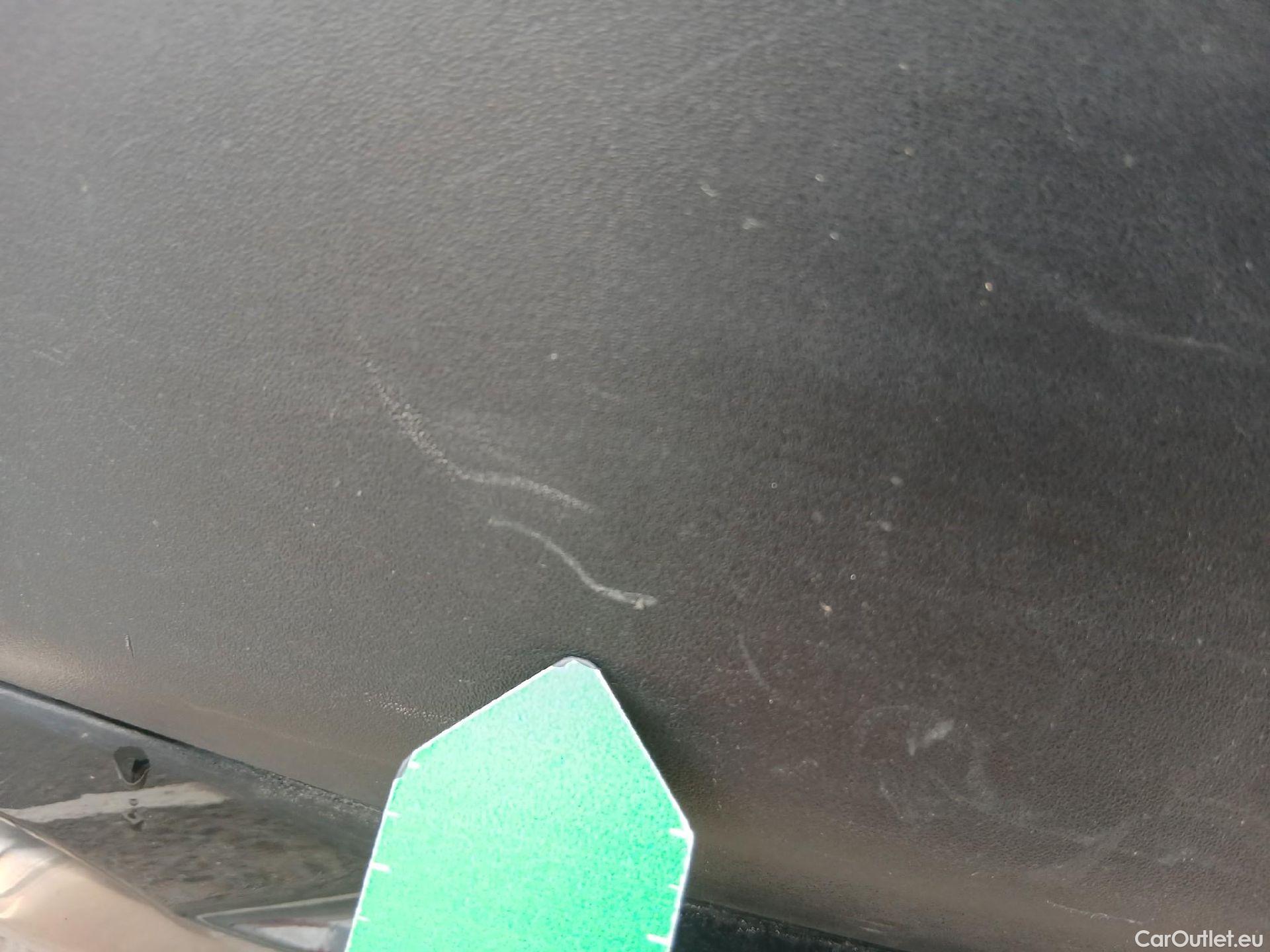  Peugeot  2008 PEUGEOT  / 2019 / 5P / todoterreno Allure Pack Puretech 130 S&S EAT8 (AC) #30