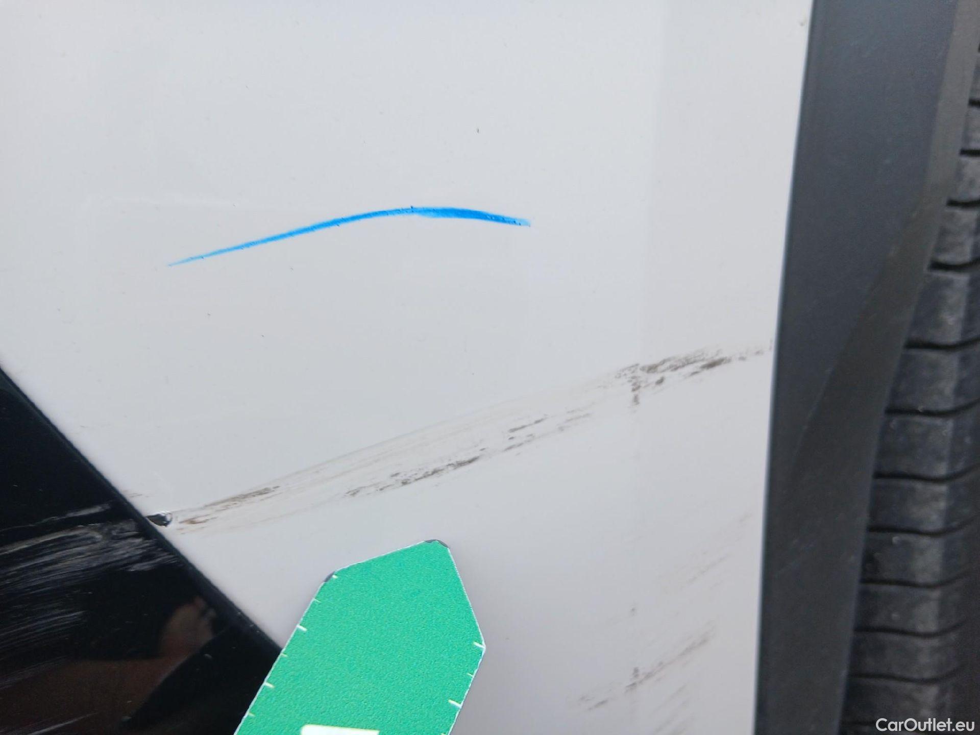  Peugeot  2008 PEUGEOT  / 2019 / 5P / todoterreno Allure Pack Puretech 130 S&S EAT8 (AC) #2