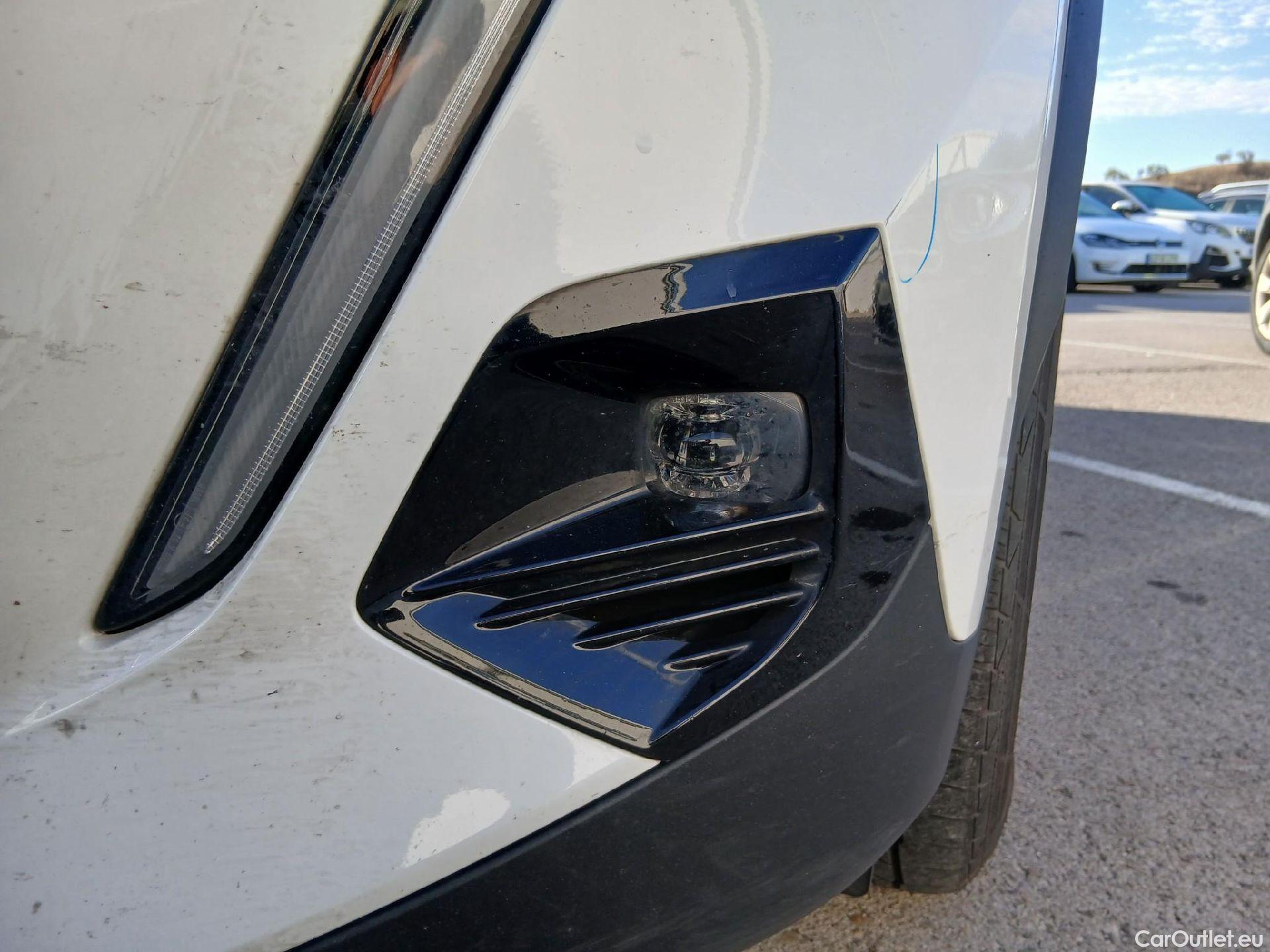  Peugeot  2008 PEUGEOT  / 2019 / 5P / todoterreno Active BlueHDI 81kW (110CV) #9