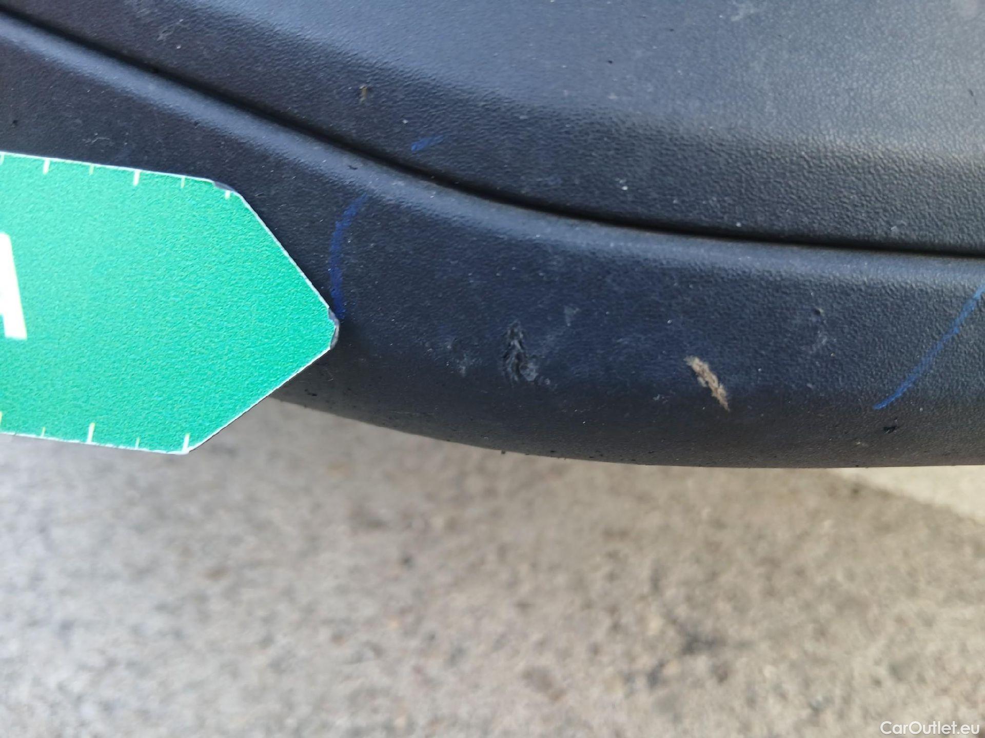  Peugeot  2008 PEUGEOT  / 2019 / 5P / todoterreno Active BlueHDI 81kW (110CV) #4