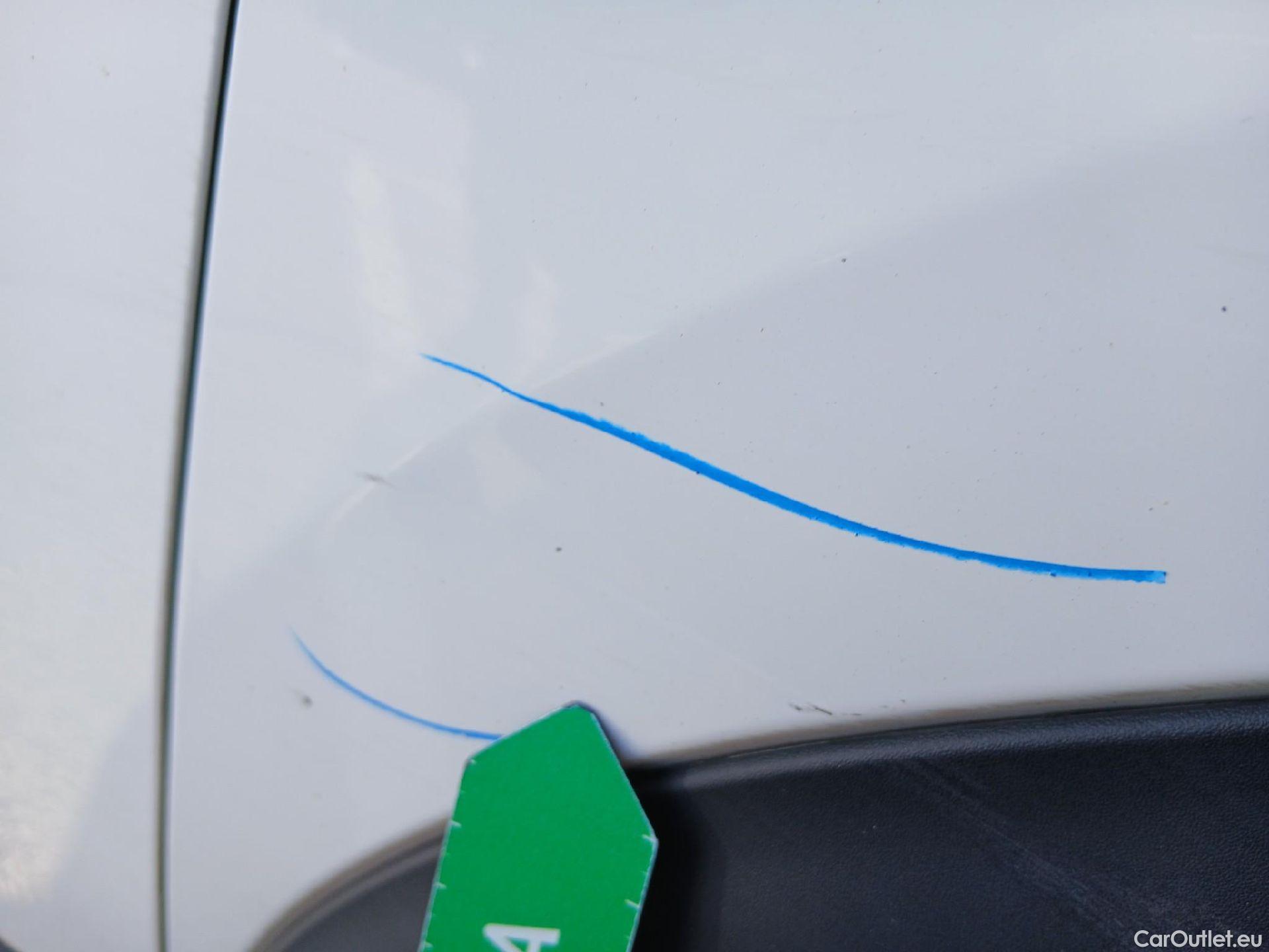  Peugeot  2008 PEUGEOT  / 2019 / 5P / todoterreno Active BlueHDI 81kW (110CV) #37