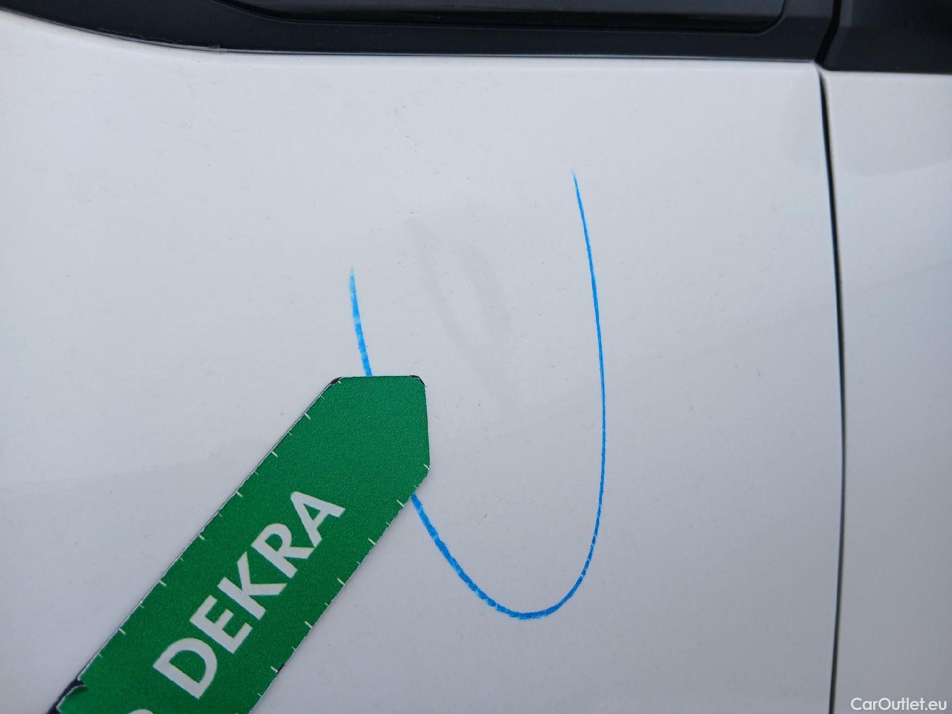  Peugeot  2008 PEUGEOT  / 2019 / 5P / todoterreno Allure Pack Puretech 130 S&S EAT8 (AC) #10