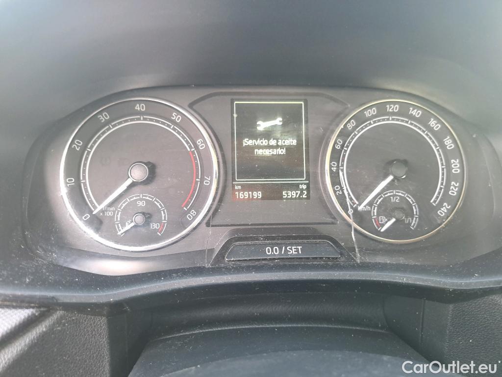  Skoda  Fabia SKODA  / 2021 / 5P / berlina con portón 1.0 TSI 70KW (95CV) Ambition #77