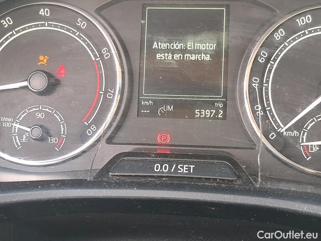  Skoda  Fabia SKODA  / 2021 / 5P / berlina con portón 1.0 TSI 70KW (95CV) Ambition #2