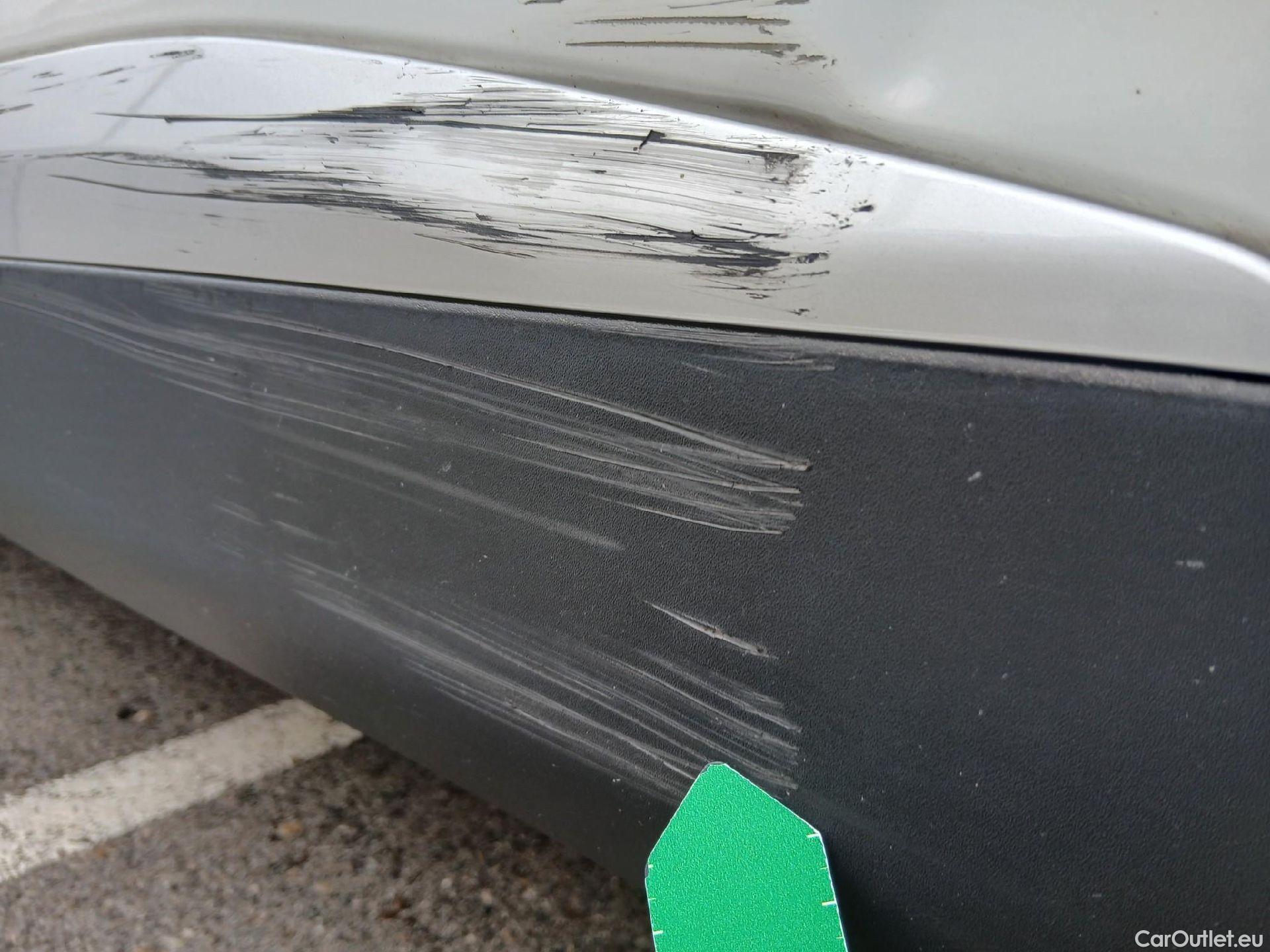  Peugeot  2008 PEUGEOT  / 2019 / 5P / todoterreno Allure Pack Puretech 130 S&S EAT8 (AC) #20