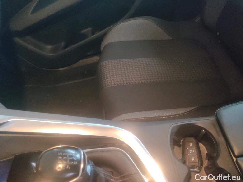  Peugeot  3008 PEUGEOT  / 2020 / 5P / todoterreno 1.5 BlueHDi 96kW (130CV) S&S Active Pack (CM) #10