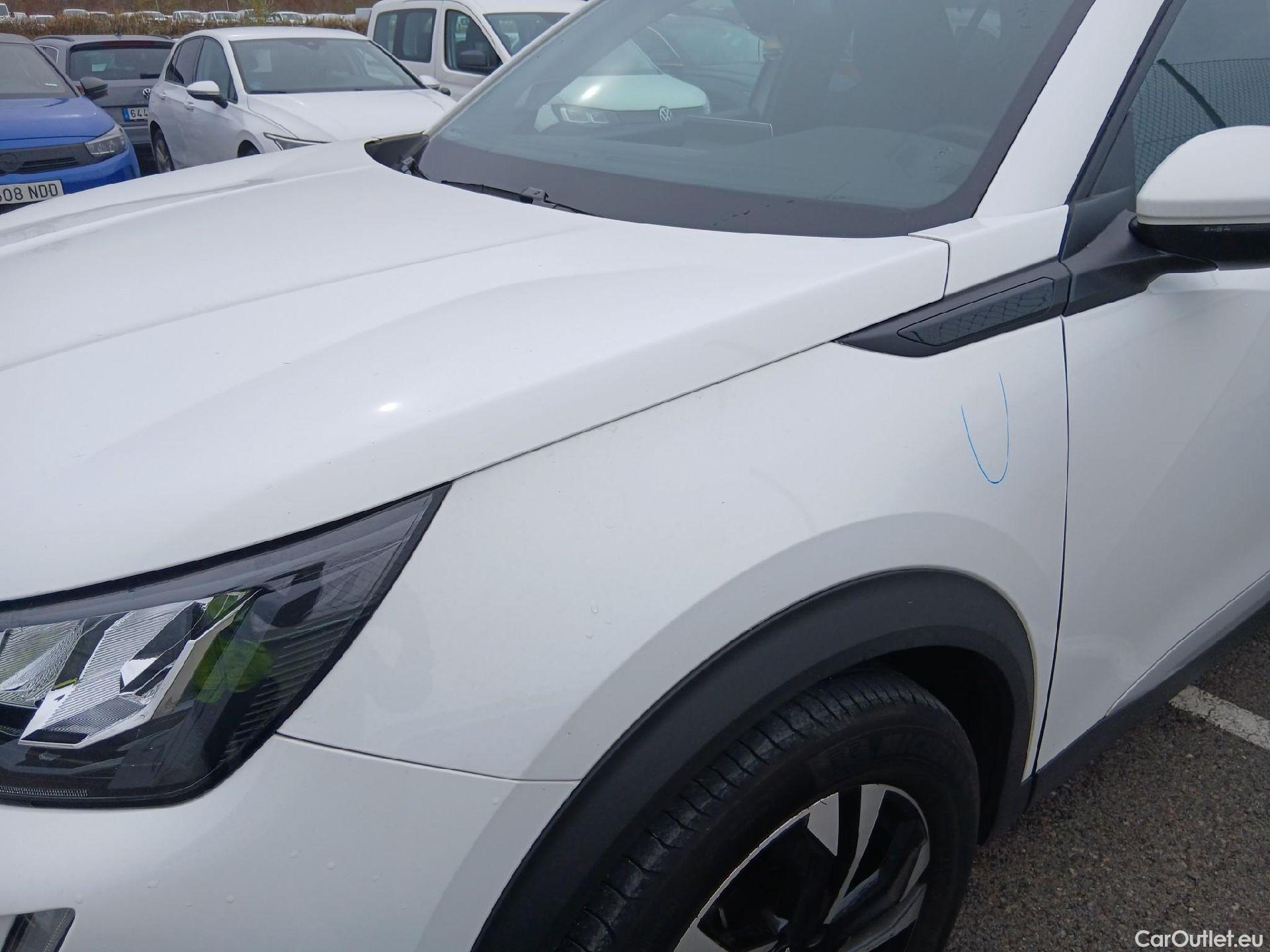  Peugeot  2008 PEUGEOT  / 2019 / 5P / todoterreno Allure Pack Puretech 130 S&S EAT8 (AC) #11