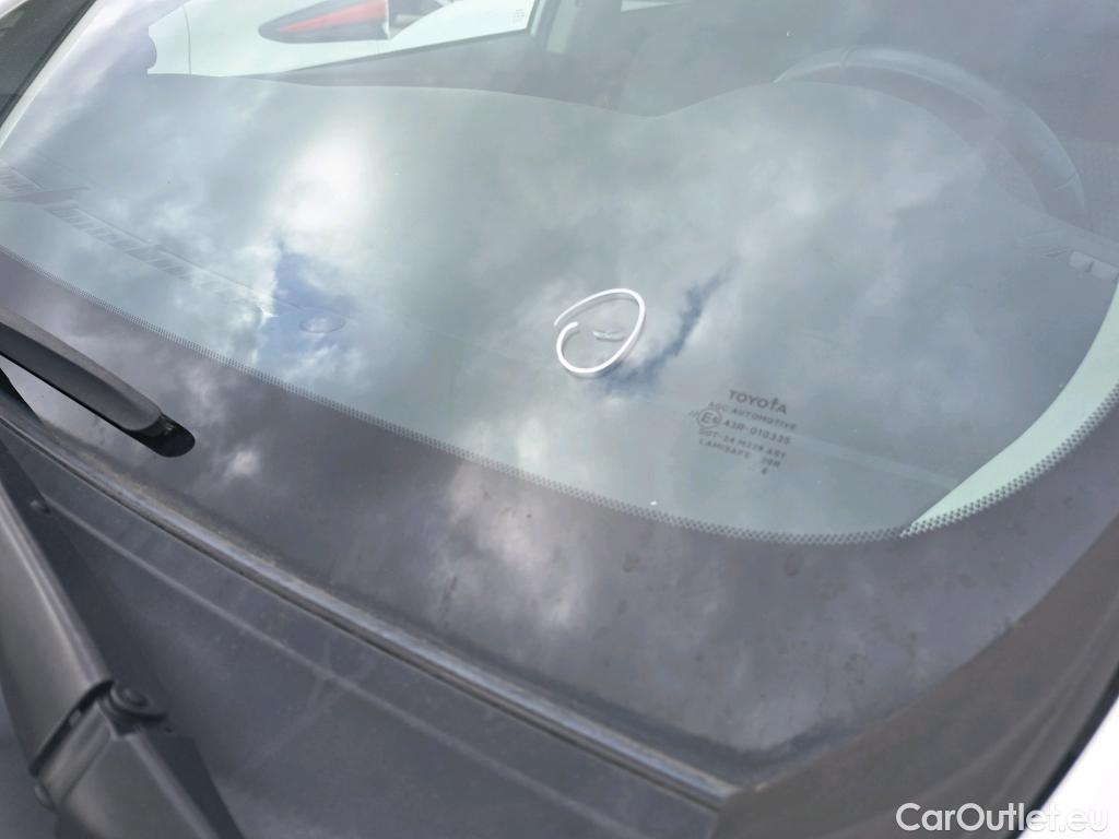  Toyota  Auris TOYOTA  / 2015 / 5P / berlina con portón 1.8 140H Hybrid Feel! Edition #1