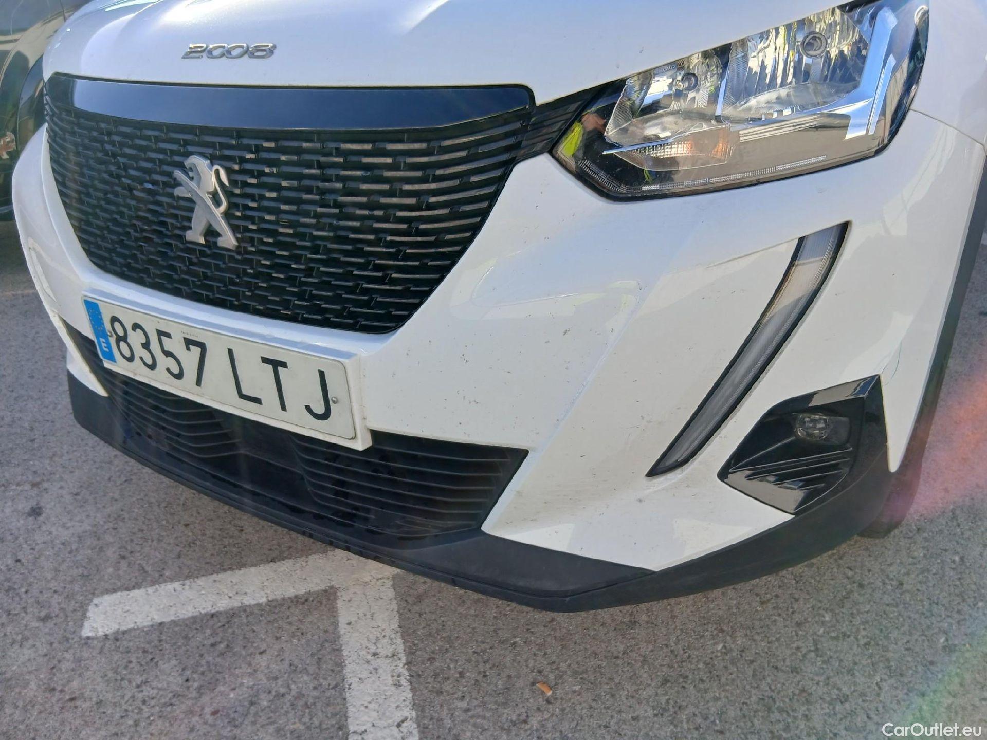  Peugeot  2008 PEUGEOT  / 2019 / 5P / todoterreno Active BlueHDI 81kW (110CV) #10