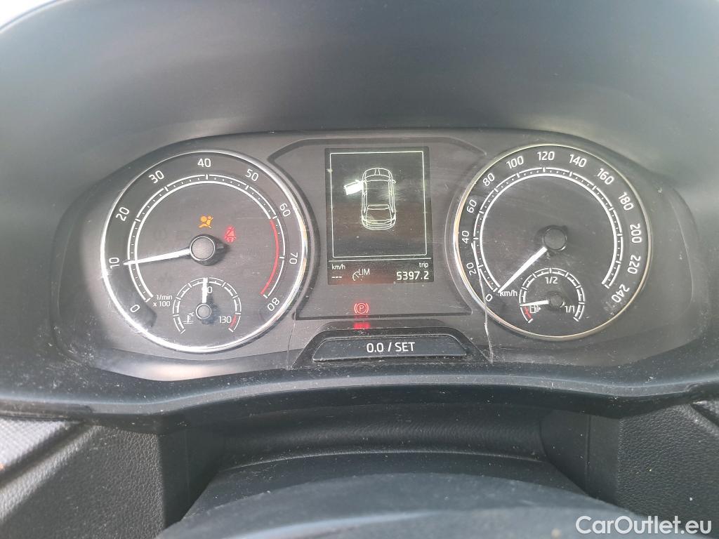  Skoda  Fabia SKODA  / 2021 / 5P / berlina con portón 1.0 TSI 70KW (95CV) Ambition #76