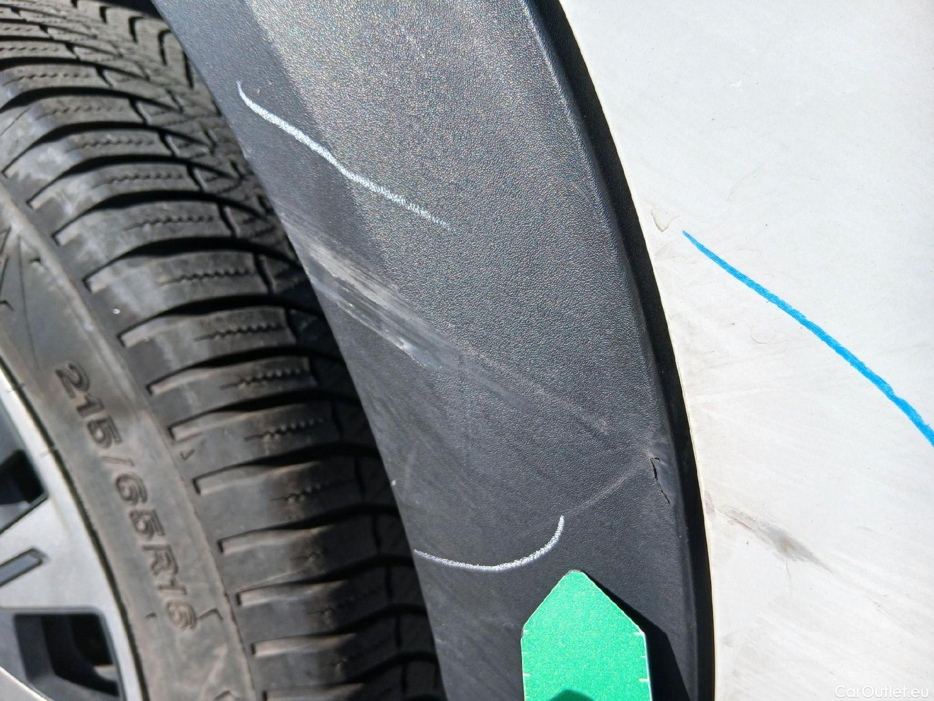  Peugeot  2008 PEUGEOT  / 2019 / 5P / todoterreno Active BlueHDI 81kW (110CV) #31